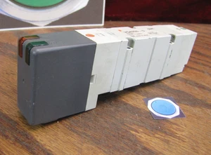 SMC VQ4200-5 4/5-Port Solenoid Valve 24v dc series VQ4000 - Picture 1 of 5
