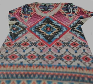 Geometric Designed Top - Picture 1 of 1