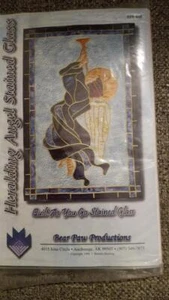Heralding Angel 48 x 30" Wall Quilt Patten designed by Bear Paw Productions - Imagen 1 de 2