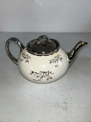 Tetera China Perla 25 Aniversario Decorada a Mano en Platino Rosa 22Kt. USA Foto 1 de 4