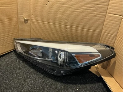 CAPA Hyundai Tucson Left Front Headlight Halogen 2016-2018 - Driver Side - Image 1 of 4