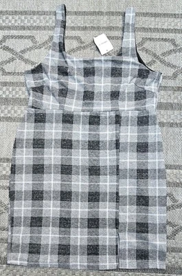 FOREVER 21• VESTIDOS minivestido a cuadros gris y blanco #a cuadros #minivestido Foto 1 de 4
