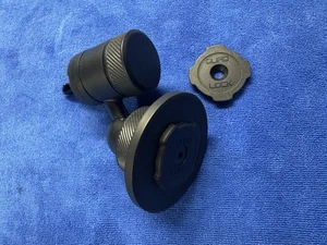 Support voiture à ventilation Quad Lock - Noir (QLM-VNT) avec tête de charge sans fil MAG - Photo 1 sur 4