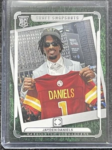 2024 Panini Photogenic #1 Jayden Daniels Draft Snapshots Washington Commanders - Bild 1 von 2