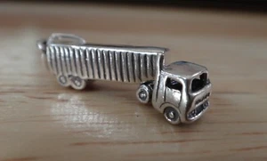 Sterling Silver Small 22x8mm Movable 18 Wheeler Truck Tractor Trailer Charm - Picture 1 of 5