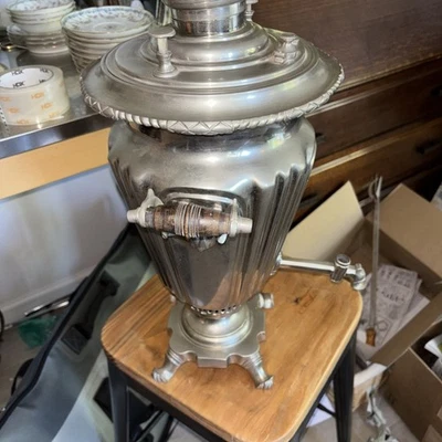 Samovar russo antigo autêntico 1880 feito por Фабрика Тейле (precisa de bico) - Imagem 1 de 4