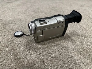 Sony DCR-TRV9 Digital Video Camera miniDV READ TAPELESS - Bild 1 von 5