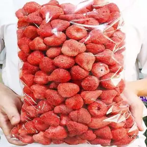 Natural Freeze-Dried Strawberry Bits - 500g, Crispy & Delicious - Picture 1 of 12