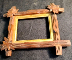 Small Vintage Antique Wooden Carved Frame Carved Leaf Accents Missing one Leaf - Picture 1 of 2
