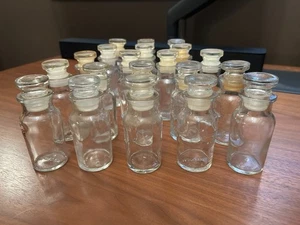 Botella de especias/boticario Wagner vintage con tapón o coctelera vidrio de mediados de siglo - Imagen 1 de 9