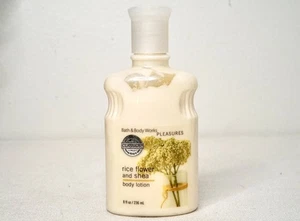 Loción corporal Bath & Body Works Pleasures flor de arroz y karité 8 oz retirada difícil de encontrar 80%+ - Imagen 1 de 8