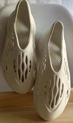 Adidas Yeezy Foam Runner RNNR Mens Size 9.5 - White Color Ararat - Image 1 of 4