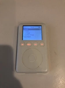 Apple iPod classic 3rd Generation White (10 GB) A1040 - Good Condition - Picture 1 of 7
