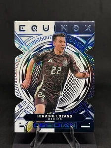 Grabado eléctrico azul obsidiana equinoccio Hirving Chucky Luzano 2023-24/30 #18 - Imagen 1 de 2