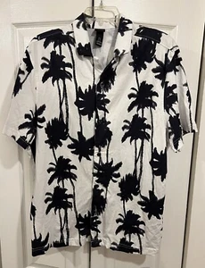 H&M Men’s Short Sleeved Button Up Shirts - XL Palm Trees - Picture 1 of 2
