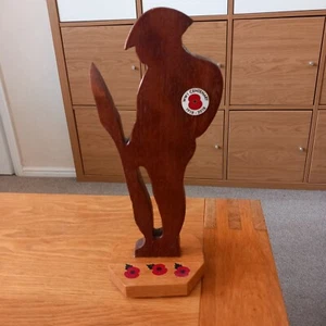 Wooden Hand Carved Tommy Silhouette Statue With WW1 Centenary 1918 - 2018 Badge - Picture 1 of 7