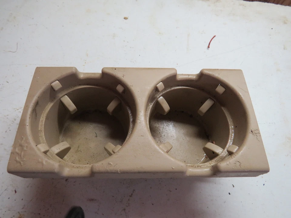 BMW 325Xi 325 XI 2004 portavasos Foto 1 de 4