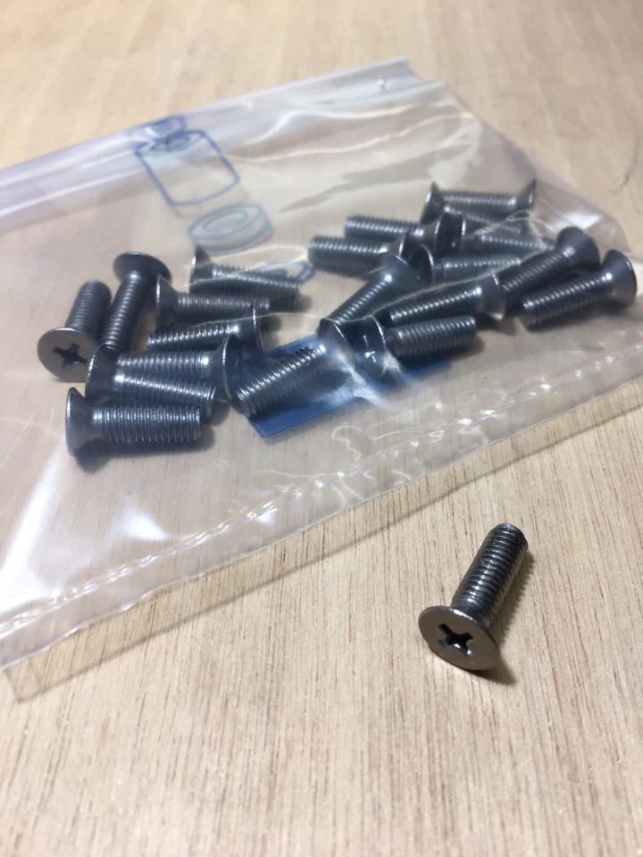 VITE ACCIAIO INOX M5X13 TESTA SVASATA PIANA IMPRONTA STELLA PH2  20PZ. - Immagine 1 di 1