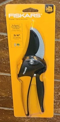 Fiskars Pruner ~Cuts до 3/4" ветви и стержни ~ товар #7944 - Изображение 1 из 2