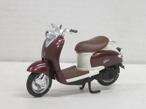 Motorcycle / scooter Yamaha wine in brown red without box Welly 1:18 - Picture 1 of 4