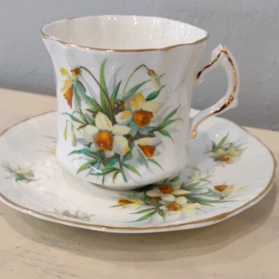 Taza de té y platillo Hammersley de colección, café narciso y narciso Foto 1 de 4