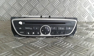 Autoradio CD - RENAULT Megane III (3) - Réf : 281150030R - Picture 1 of 5