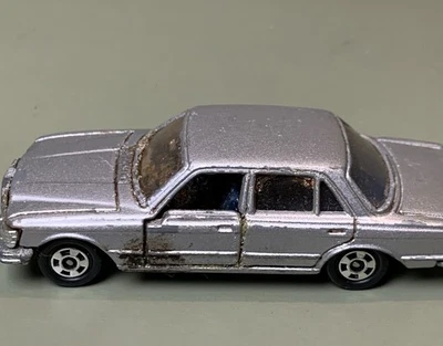 Vehículo diecast vintage Tomica Tony Mercedes Benz 450SEL plateado 1976 Foto 1 de 4