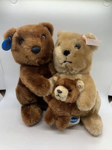 Oso de peluche vintage 1983 Dakin Brown abrazando familia peluche animal de peluche 12" - Imagen 1 de 5