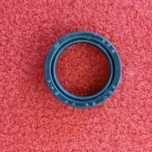 Yamaha YZ125 / DT125R Suspension Relay Arm Oil Seal. Genuine Yamaha. New B22F - Picture 1 of 1