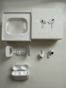Apple AirPods Pro - 1st Generation - wireless charging case. See description - Picture 1 of 9