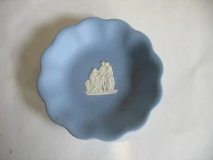 "Plato festoneado vintage de madera de cuña azul jaspe Shakespeare Coriolanus 5 1/4" - Imagen 1 de 6