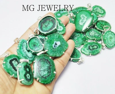 Lote de 30 piezas colgantes superpuestos de plata .925 piedras preciosas druzy de cuarzo solar color verde Foto 1 de 4