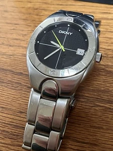 Vintage DKNY Men 39mm Watch Silver Tone Black Dial Date St Steel - Runs - Picture 1 of 2