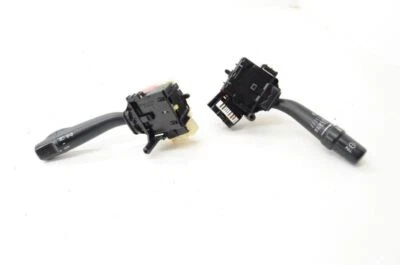 Farol Toyota MR2 Spyder 2000-2005 sinal de seta e interruptor de combinação de limpador - Imagem 1 de 4