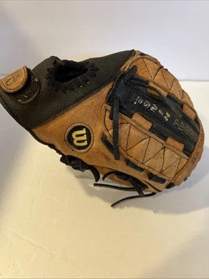 Wilson PRO450 A2479 10.5” Youth T-Ball Baseball Glove - Right Hand Throw - Image 1 of 4