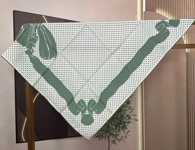 35"x35"Green Dots Print Pure Mulberry Twill Silk18momme Scarf 88x88cm5-145 - Image 1 of 4