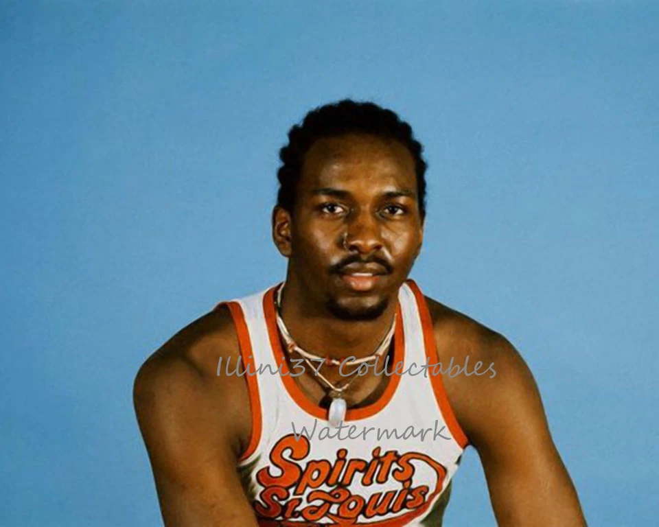 MOSES MALONE SPIRITS OF ST. LOUIS  ABA BASKETBALL HOF 8X10 PHOTO - Image 1 of 1
