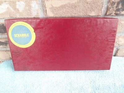 VINTAGE 1949 SCRABBLE GAME BY SELCHOW & RIGHTER CO. 100 TILES COMPLETE IN BOX. - Image 1 of 4