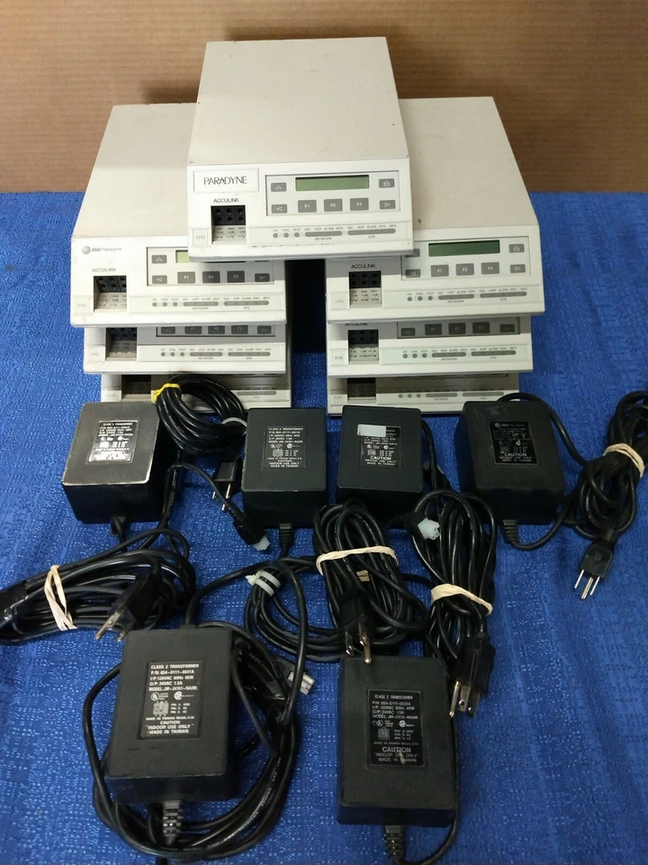 Mixed Lot of 7 Paradyne, AT&T, Lucent Modems - Image 1 of 4