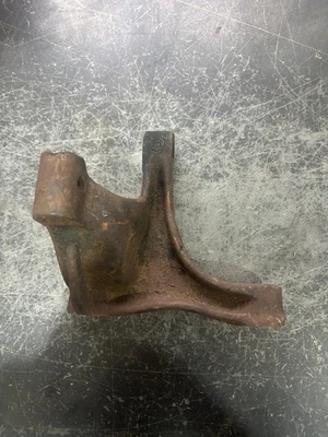 Soporte de brazo basculante de motor IHC M 3 HP Foto 1 de 2