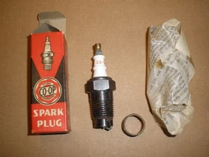 Vintage NOS CO-OP C2 Spark Plug w/ Box 1/2" - Picture 1 of 17