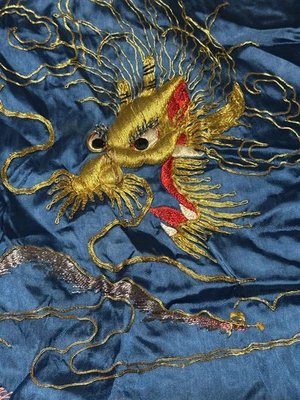 Bata de dragón de seda bordada a mano vintage - azul comino asiático, forrada de mediados de siglo Foto 1 de 4