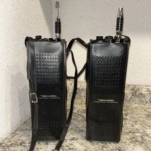 2 Realistic TRC-207 Citizens Band Transceiver Walker-Talkies 40 Channel UNTESTED - Zdjęcie 1 z 4