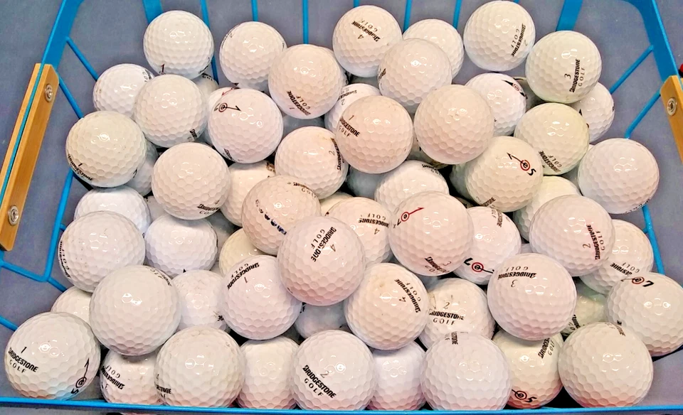 50 pelotas de golf Bridgestone e5 y e7 mixtas 3A/4A blancas usadas (4 docenas + 2 adicionales) Foto 1 de 4