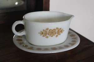 Vintage Pyrex Corning Butterfly Gold Gravy Boat and Underplate - Picture 1 of 10
