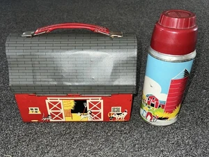 VTG RED BARN DOME LUNCHBOX & SILO THERMOS DOORS OPEN HAS DOG 1950’s - Picture 1 of 17