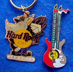 JAKARTA RHINO ANIMAL KEYCHAIN + INDEPENDENCE FLAG GUITAR Hard Rock Cafe PIN LOT - Picture 1 of 1
