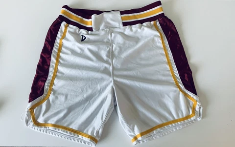 Delong vintage 1990s Basketball shorts size L Rare Cover