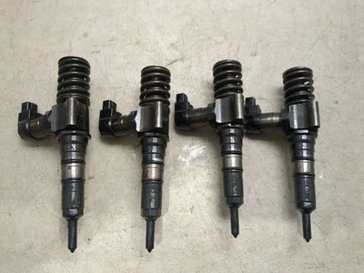 Volkswagen PASSAT B6 2008 Diesel fuel injectors set 03G130 VAQ16660 — 第 1/3 张图片