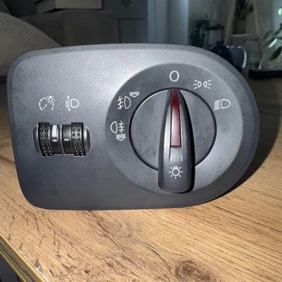 SEAT Ibiza Mk4 Pre-Facelift Headlight Switch 6J0919094 & 6J2941531A - Image 1 of 4